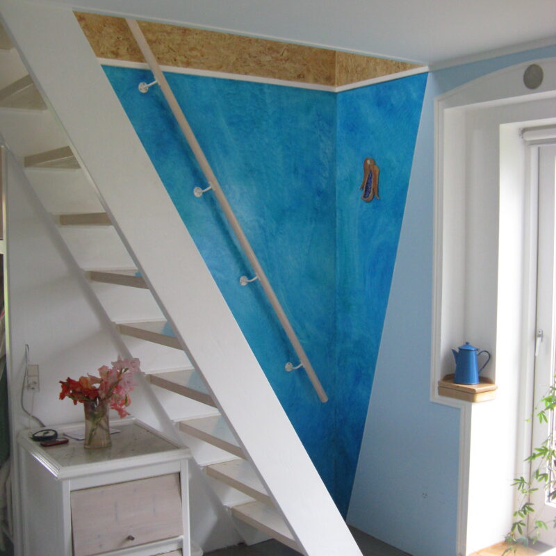 Inbuilt stairway with decorative wall effect in our home